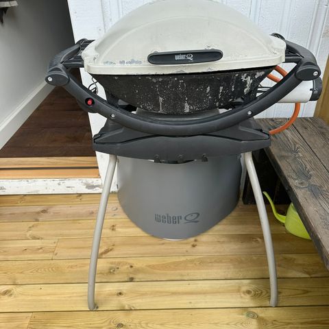 Weber 200 gas grill