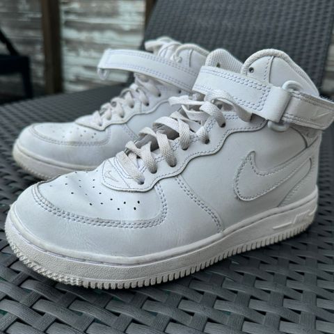 Nike Force 1 MID. Str 35