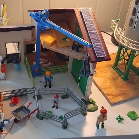 Playmobil bondegård med silo