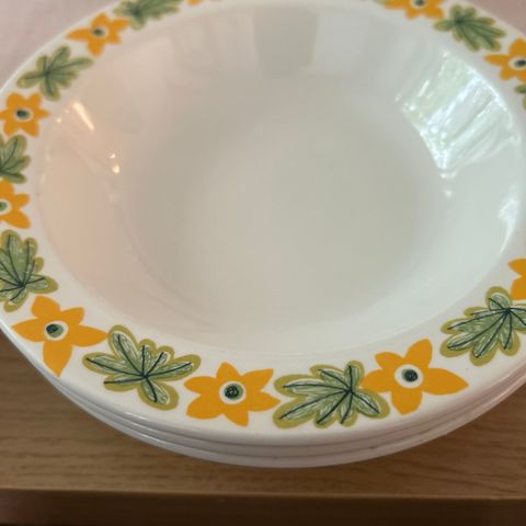 Dessertskåler, 17 cm , «May» design Inger Waage, Porsgrunn