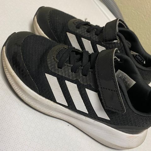 Adidas joggesko