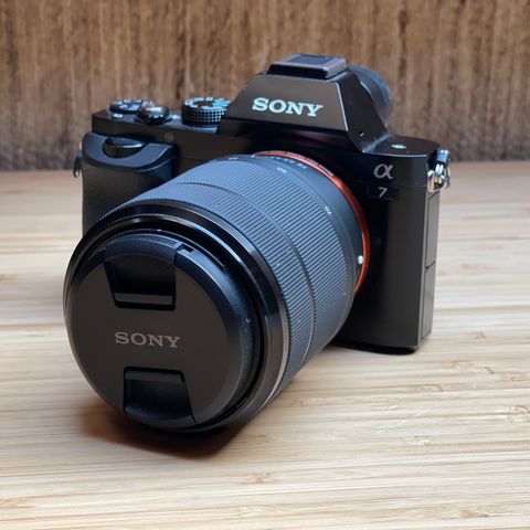 Sony Alpha A7 Systemkamera til salgs – Perfekt for fotografering og video!