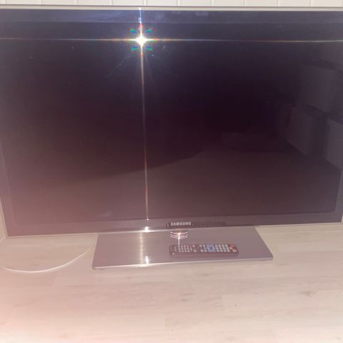 Samsung 46 tommer led eldre kun 350kr