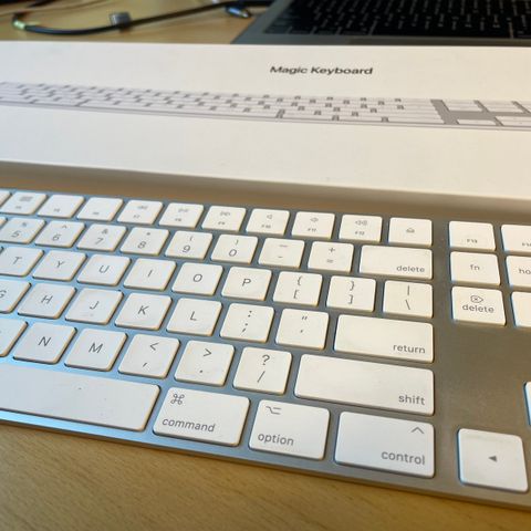 apple Magic Keyboard og trackpad