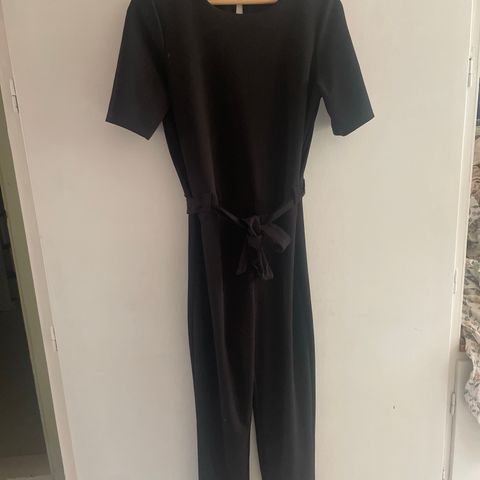 Jumpsuit med knytebelte