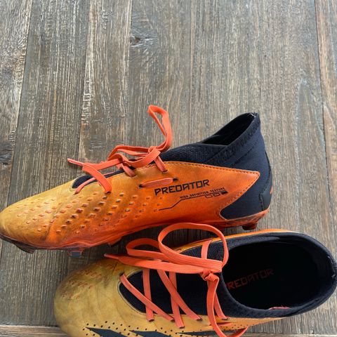 Predator fotball sko. Str. 37. Kr.80,-