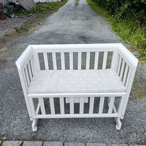 Troll Bedside Crib selges billig