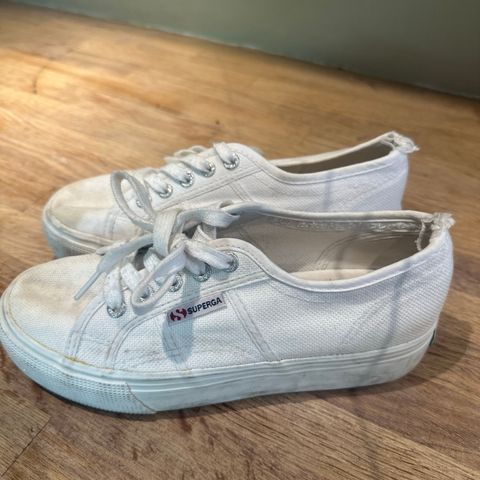 Superga tøysko