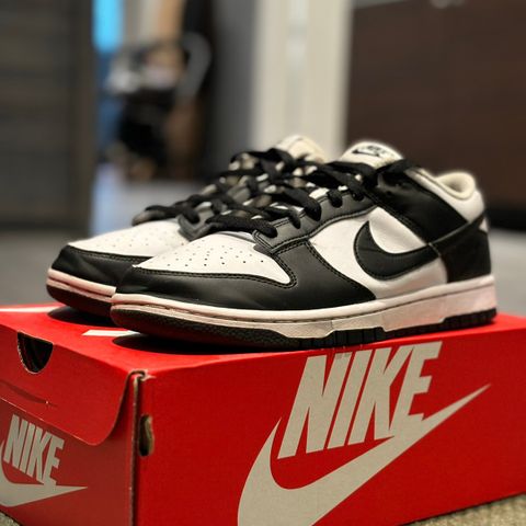 Nike Dunk Low Panda str 41