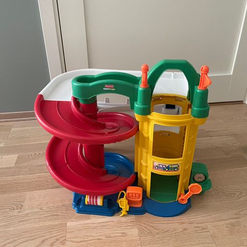 Fisher price garasje til biler