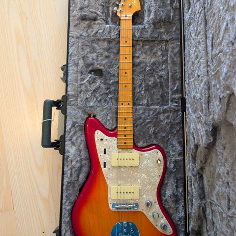 Strøken Fender American Jazzmaster Ultra i Plasma Red!