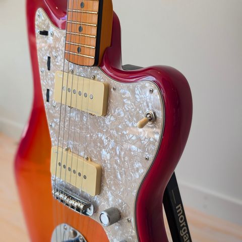 Strøken Fender American Jazzmaster Ultra i Plasma Red!