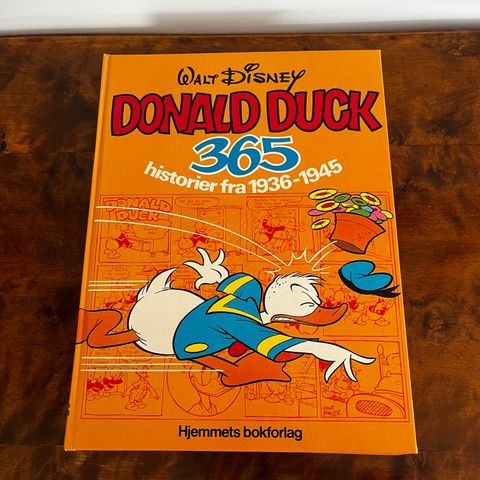 Boka «Donald Duck 365 historier fra 1936-1945»