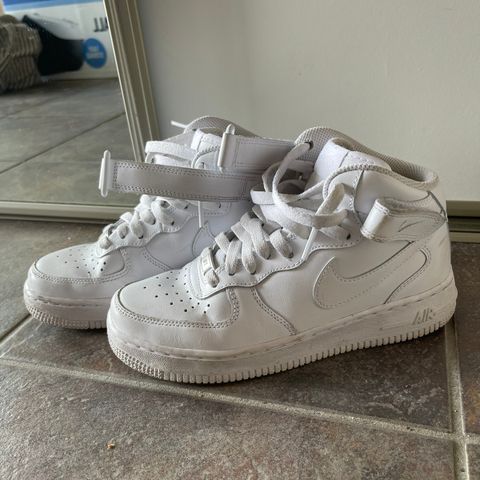 Air Force 1 07 MID (37,5)