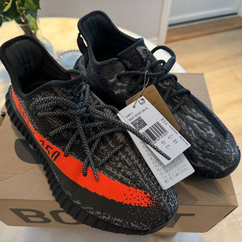 Sko yeezy 2800 kr