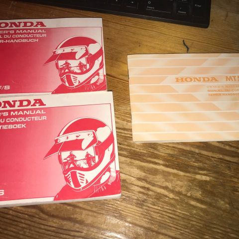 Til Honda MT50 moped:  3 stk instruksjonsbøker / owner's manual med el.skjema