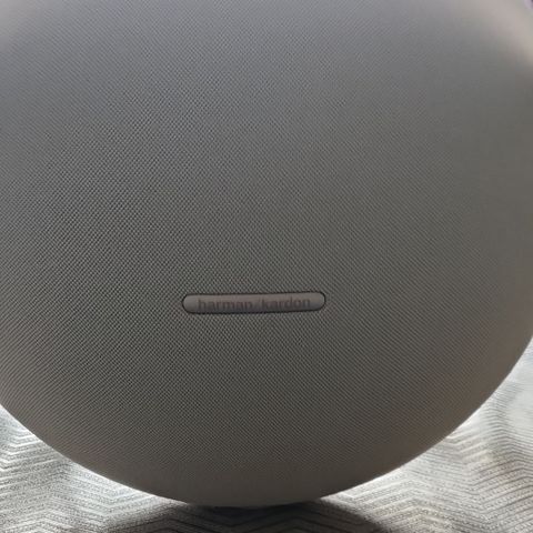 Harman Kardon Onyx Studio 8