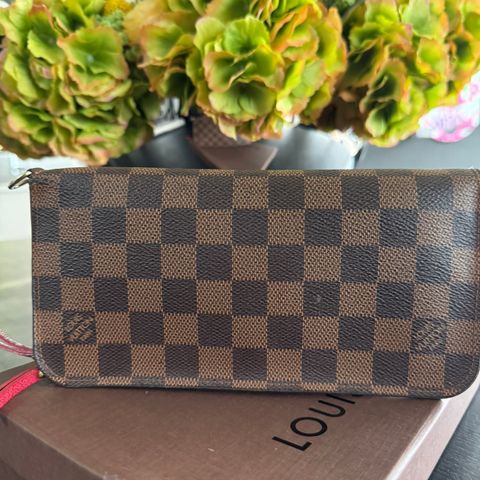 Louis Vuitton Lommebok og passmappe