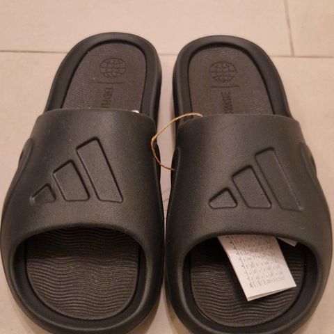 ADIDAS  Adicane slide slipperser, str 44 1/2