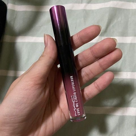 MAC Love Me Liquid Lipcolour 491 Hey Frenchie!