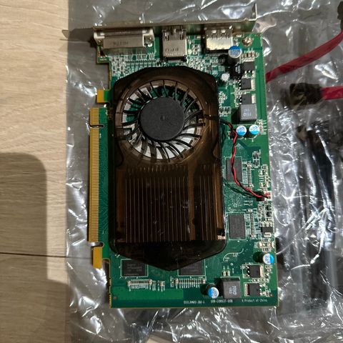 Radeon HD5570 2GB