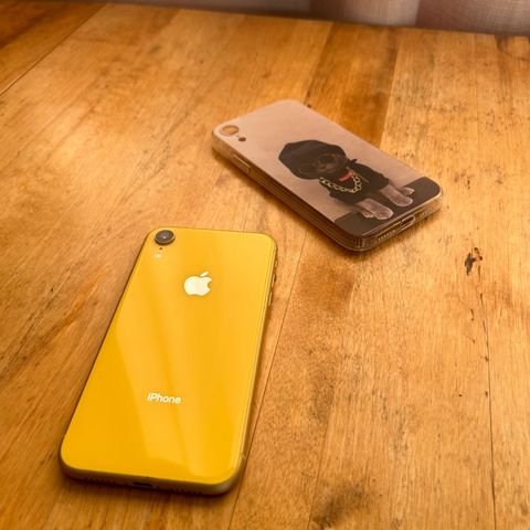 Gul iPhone XR, 128 GB