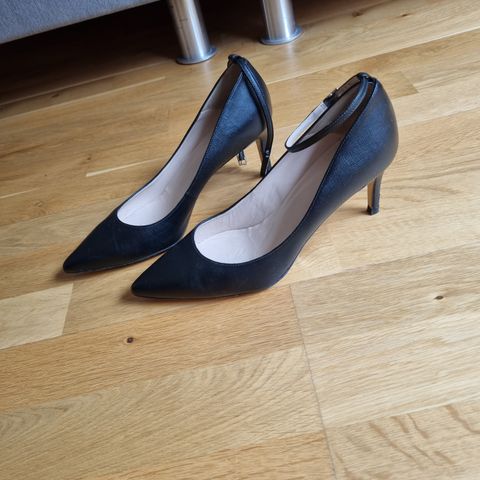 Nesten ubrukte pumps pensko heels Minelli