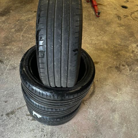 225/45/18 , GoodYear Eagle F1