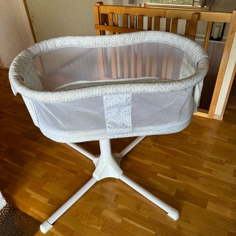 Halo BassiNest roterbar bedside bassinet