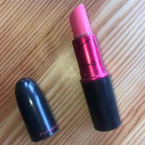 MAC nicki minaj lipstick viva glam limited edition