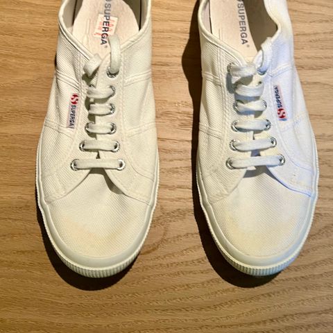 Superga 2750 selges