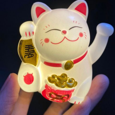 Maneki-neko 招き猫 figurer (LED-lys)