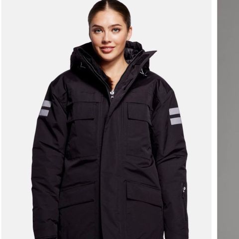 RUSSEDRESS PARKAS MED HETTE