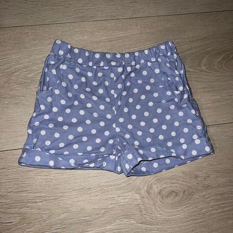 Shorts med prikker - Strl 4 år