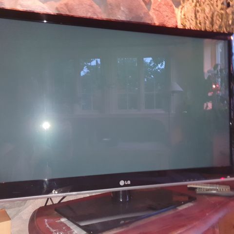 LG 42' HDTV