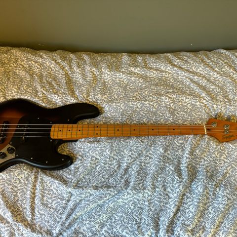 Squier 40th Ann Jazz Bass classic vibe