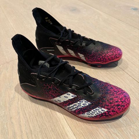 Fotballsko Adidas Predator str. 35