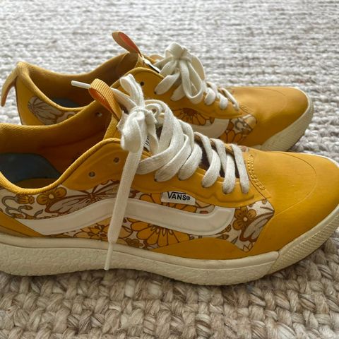 Vans Ultrarange i str 37