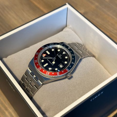 Timex Q Diver GMT 38mm Navy/Red