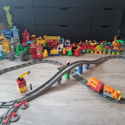 Lego Duplo Samling inkl. togbane med elektrisk tog