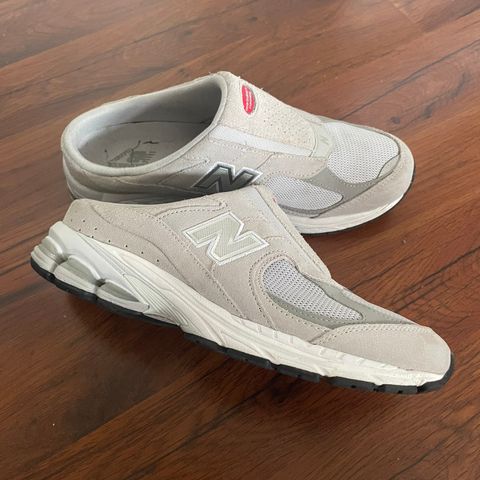 New Balance 2002R mule