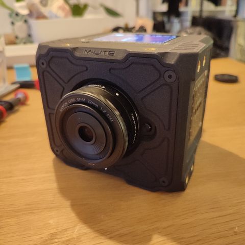 Eos M-Lite