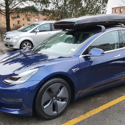 Selger Skiguard 830T takboks til Tesla Model 3