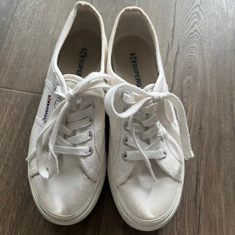 Superga sko str 37