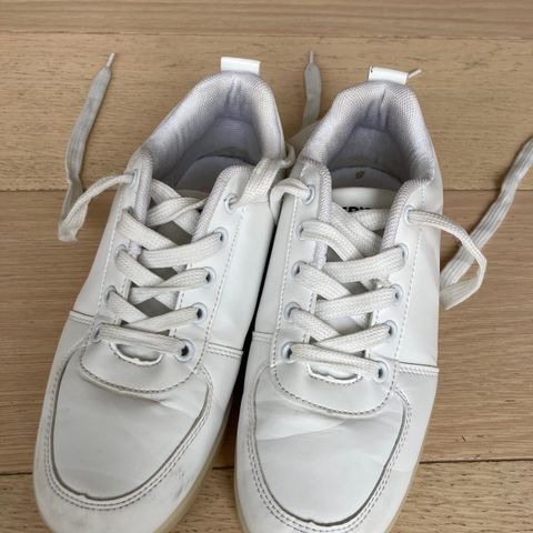 Sneakers strl. 37