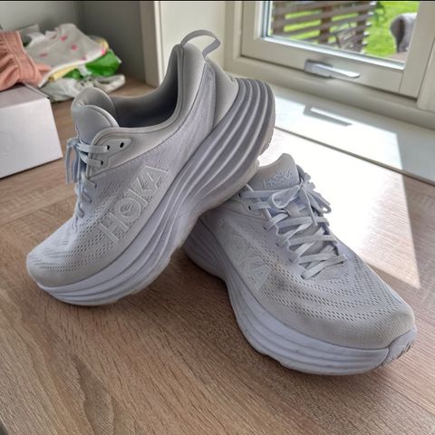 Hoka Bondi 8