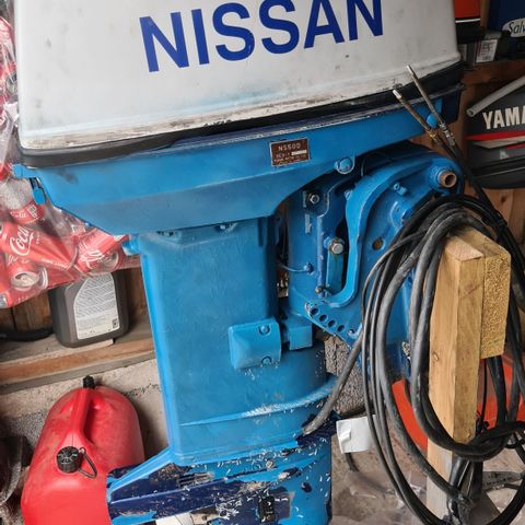 Nissan/Tohatsu 50hk 2takt selges i deler.