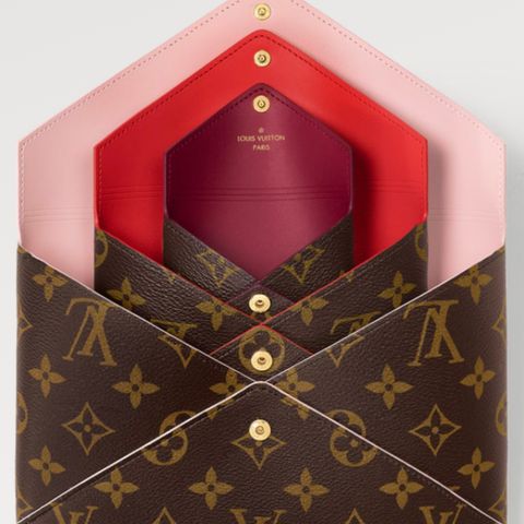 Kirigami Pochette.  LOUIS VUITTON-Medium