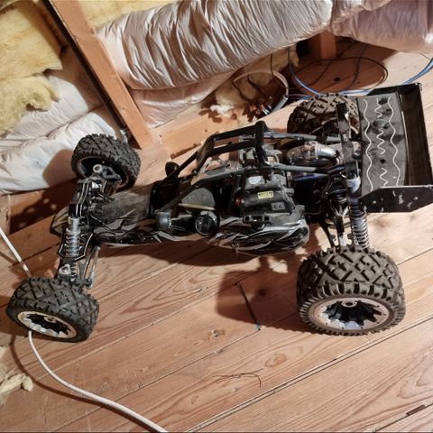 Selger en rc barca 30 CC bensindrevet offroad buggy