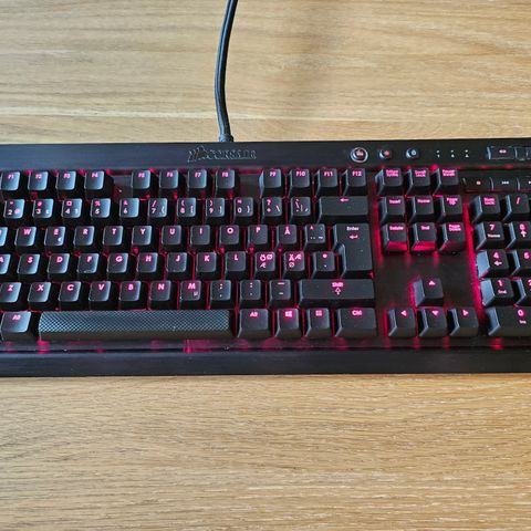 Corsair K70 Gaming Tastatur Cherry MX Brown